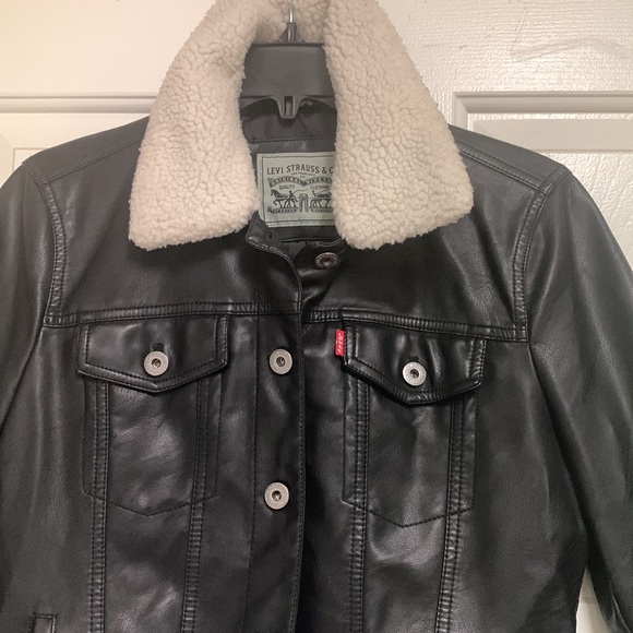 Levi's Strauss & CO Faux Leather Jacket With Removable Sherpa Collar - Picture 6 of 16